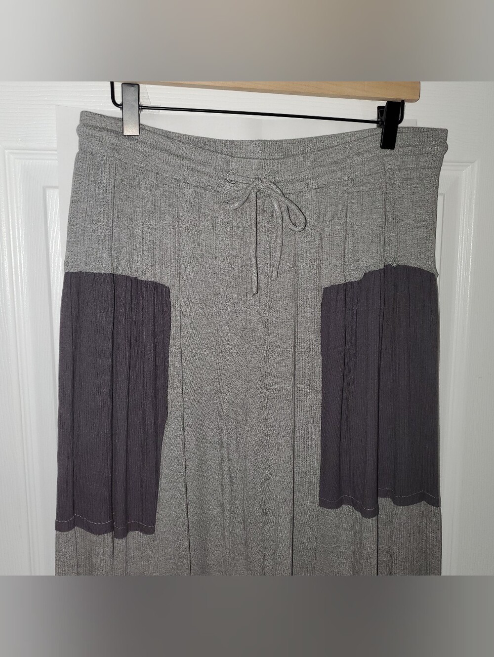 POL Gray Ribbed Wide-Leg Lounge Pants with Dark Charcoal Panels - Picture 3 of 4